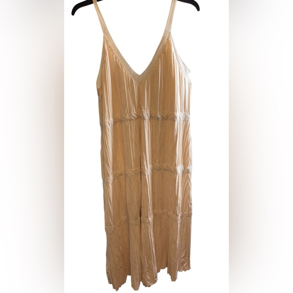 Zara Beige Pleated Dress - Picture 2 of 5